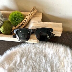 Shades sunglasses Best Day Ever, model Day-trippers - Hamm’s Black #63